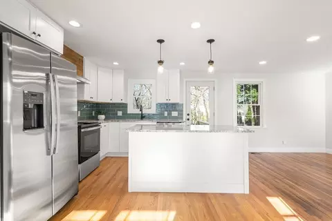 48 Beeler Ave, Chicopee, MA 01020 photo 8