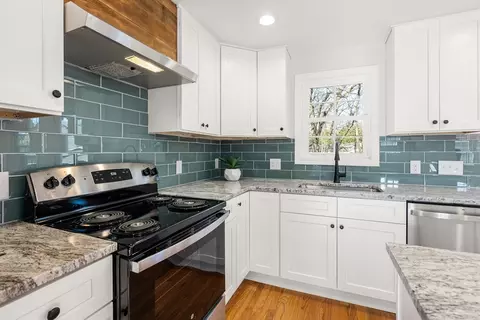 48 Beeler Ave, Chicopee, MA 01020 photo 6