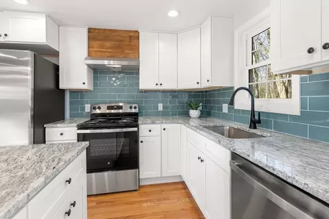 48 Beeler Ave, Chicopee, MA 01020 photo 5