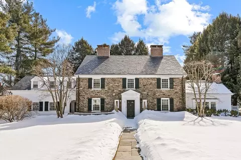 22 Valley Rd, Wellesley, MA 02481