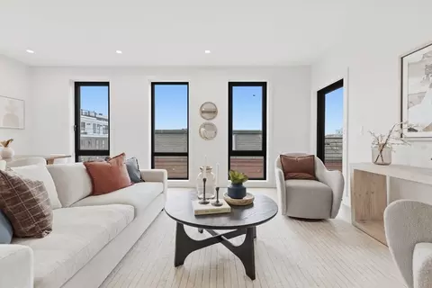 118 B St #204, Boston, MA 02127