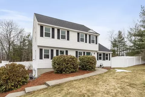 27 Merrimac Dr, Pepperell, MA 01463