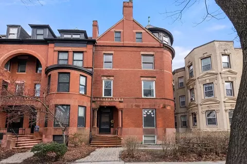 1874 Beacon St #4, Brookline, MA 02445