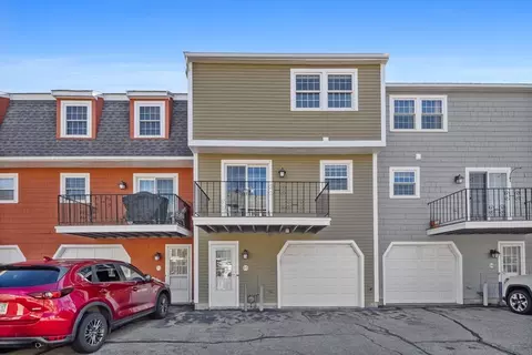 95 Prescott Dr #95, Chelmsford, MA 01863