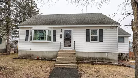 57 Arnold Ave, Lowell, MA 01852