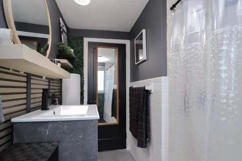 Bath - 1128 Page Blvd, Springfield, MA 01104 photo 2 of 2
