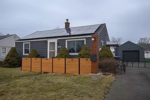 Exterior - 1128 Page Blvd, Springfield, MA 01104 photo 4 of 11