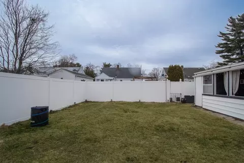 Exterior - 1128 Page Blvd, Springfield, MA 01104 photo 8 of 11