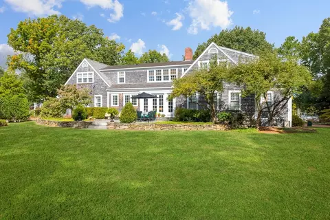 39 Bay Pond Rd, Duxbury, MA 02332