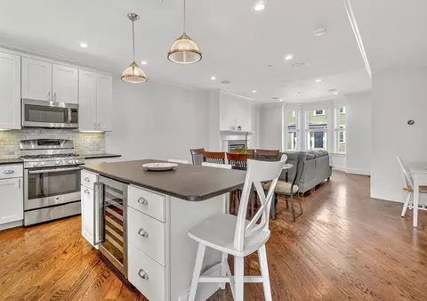 671 E 5th St #1, Boston, MA 02127