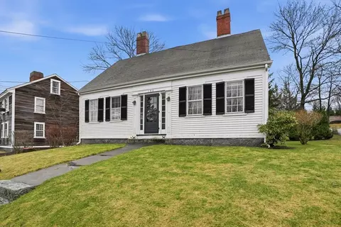 190 South St #B, Hingham, MA 02043