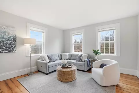 Living - 190 South St #B, Hingham, MA 02043 photo 1 of 2