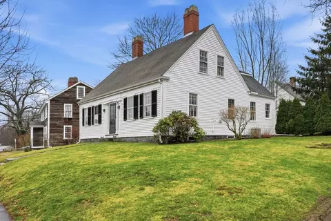 Exterior - 190 South St #B, Hingham, MA 02043 photo 2 of 4
