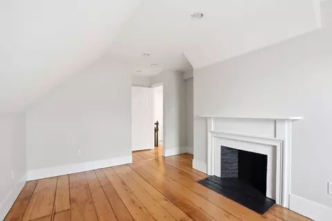 Bedroom - 190 South St #B, Hingham, MA 02043 photo 3 of 4