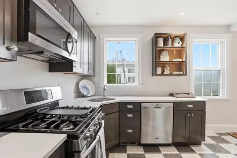 Kitchen - 190 South St #B, Hingham, MA 02043 photo 2 of 2