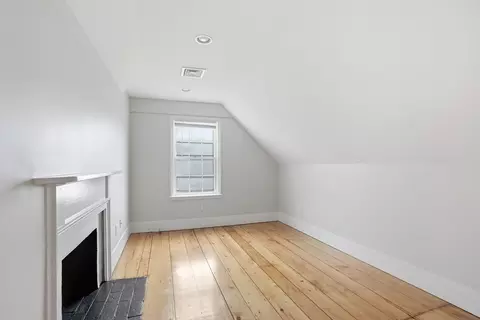 Bedroom - 190 South St #B, Hingham, MA 02043 photo 4 of 4