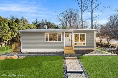 98 Lancaster Rd, Shirley, MA 01464