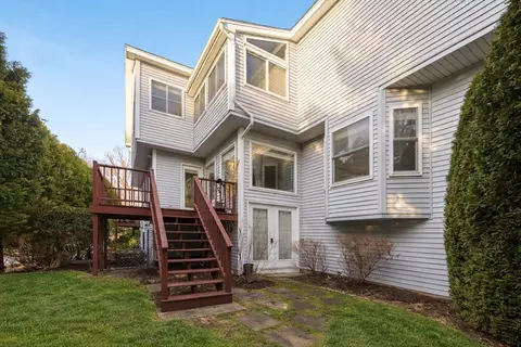 73 Half Crown Cir #73, Ashland, MA 01721