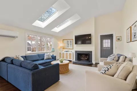 2 Cavanagh Rd, Wellesley, MA 02481 photo 9