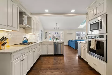 2 Cavanagh Rd, Wellesley, MA 02481 photo 5