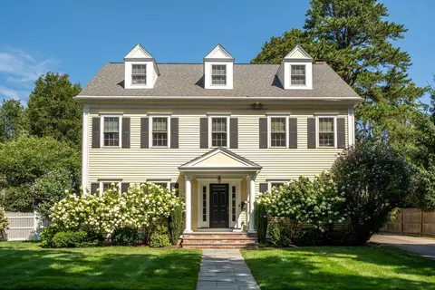 27 Garrison Rd, Wellesley, MA 02482 photo 2