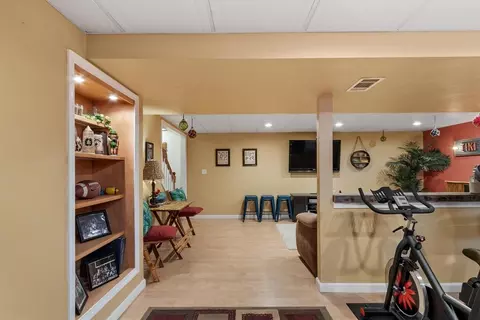 Entry Way - 21 Potter Rd, Framingham, MA 01701 photo 5 of 5