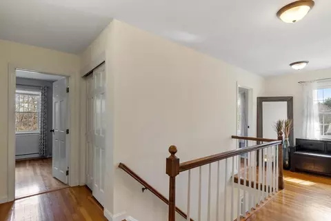 Entry Way - 21 Potter Rd, Framingham, MA 01701 photo 4 of 5