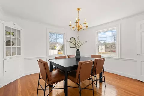 Dining - 424 Washington St, Canton, MA 02021 photo 2 of 4