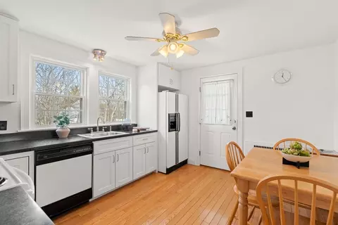 Kitchen - 424 Washington St, Canton, MA 02021 photo 4 of 5