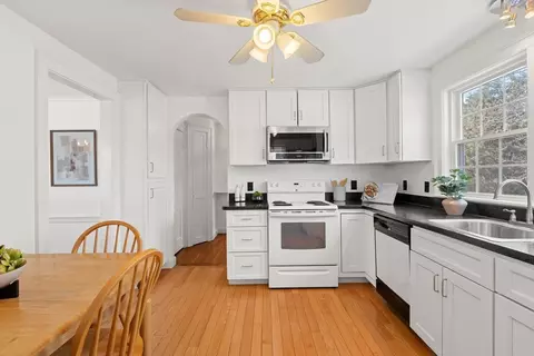 Kitchen - 424 Washington St, Canton, MA 02021 photo 1 of 5