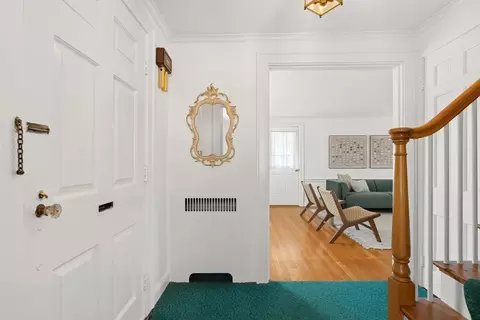 Entry Way - 424 Washington St, Canton, MA 02021 photo 2 of 3