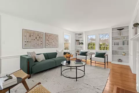 Living - 424 Washington St, Canton, MA 02021 photo 3 of 5