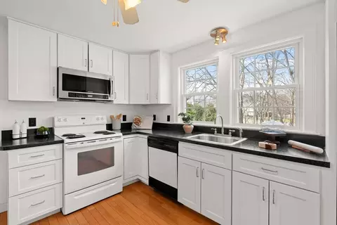 Kitchen - 424 Washington St, Canton, MA 02021 photo 2 of 5