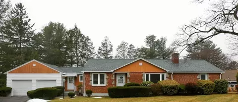 437 Salisbury St, Worcester, MA 01609