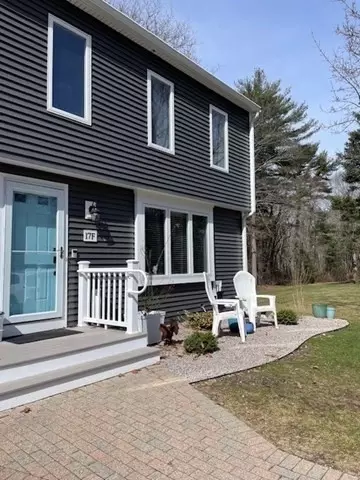 17 Village Way #F, Norton, MA 02766