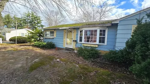 49 Corcoran, Springfield, MA 01118 photo 3