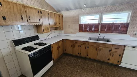 49 Corcoran, Springfield, MA 01118 photo 7
