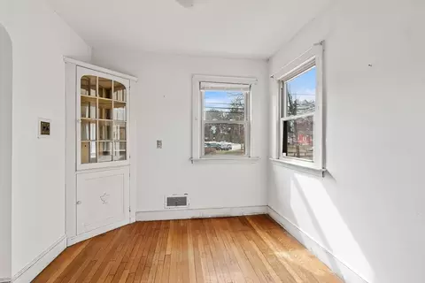 925 Worcester St, Wellesley, MA 02482 photo 6
