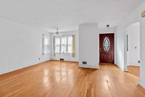 925 Worcester St, Wellesley, MA 02482 photo 4