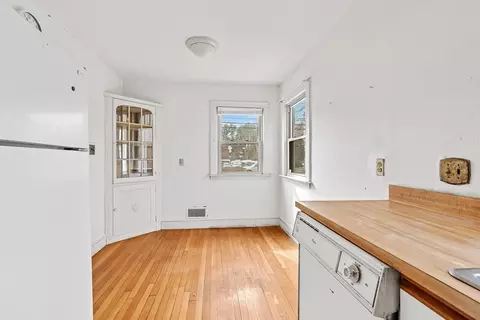 925 Worcester St, Wellesley, MA 02482 photo 8