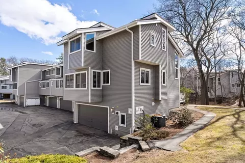 255 North Rd #31, Chelmsford, MA 01824