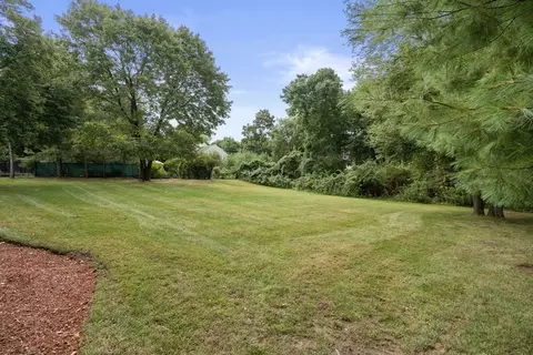 21 Cedar Springs Ln, Needham, MA 02492 photo 2