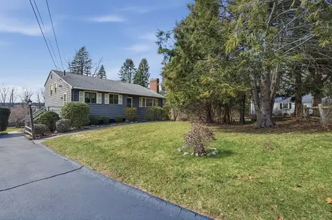 6 Pine Knoll Rd, Franklin, MA 02038