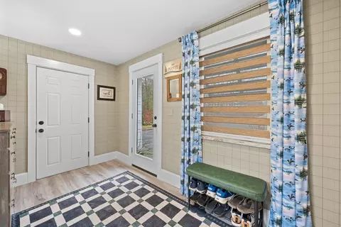 Entry Way - 7 Nipmuck, Webster, MA 01570 photo 4 of 4