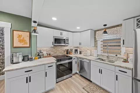 Kitchen - 7 Nipmuck, Webster, MA 01570 photo 4 of 4