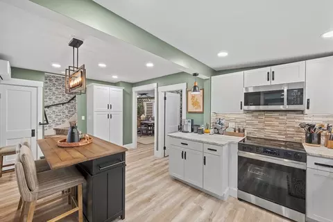Kitchen - 7 Nipmuck, Webster, MA 01570 photo 3 of 4