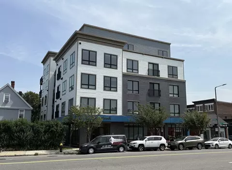 214 Market St #405, Boston, MA 02135