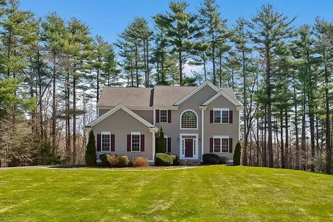 9 Chrisjenn Brook Ln, Lakeville, MA 02347