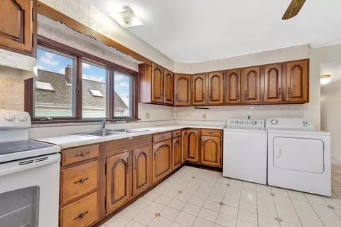 Kitchen - 120 Washington St, Gloucester, MA 01930 photo 6 of 9