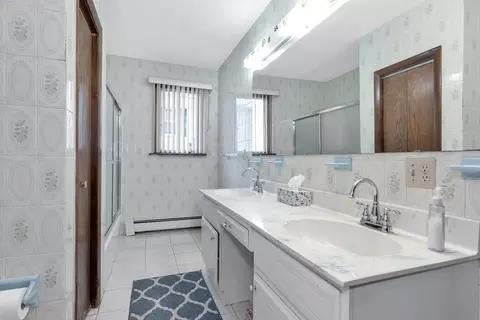 Bath - 120 Washington St, Gloucester, MA 01930 photo 1 of 3